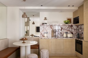 Microwave, dishwasher, coffee/tea maker, toaster