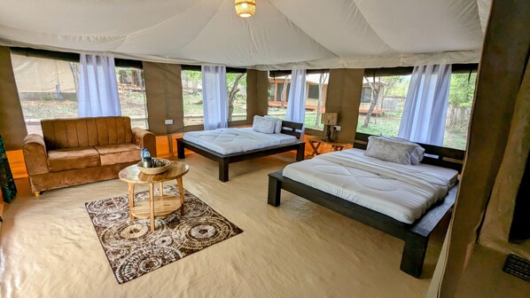 Luxury Double Room, Balcony, Park View | Desk, laptop workspace, free WiFi