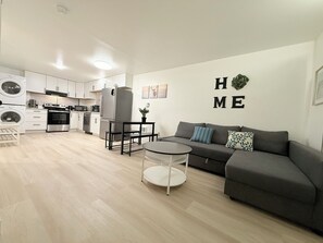 Unclassified image, 5 of 18, button - Lovely 3-bedroom townhome in Seattle near U of Washington (Seattle)