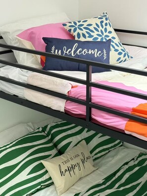 WiFi, bed sheets