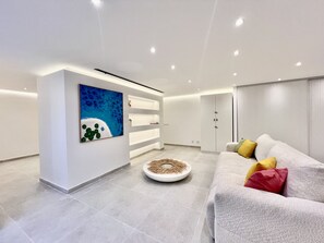 Televisión, chimenea