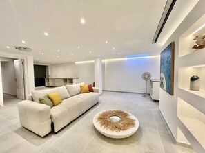 Téléviseur, foyer