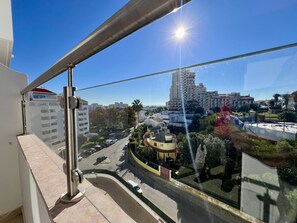 Property grounds - ALBUFEIRA TOWN APARTMENT WITH POOL by HOMING (Albufeira)