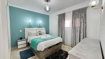 1 slaapkamer, een strijkplank/strijkijzer, gratis wifi, beddengoed