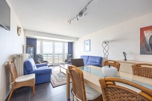 Apartment | Dining