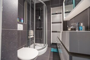 Apartment | Bathroom