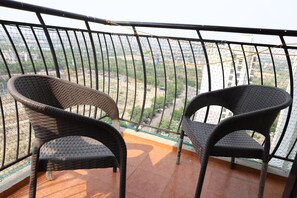 المنطقة المحيطة ب�المنشأة