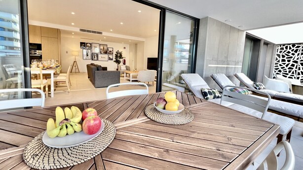 Outdoor dining - LAGOS PRESTIGE WITH POOL by HOMING (Lagos)