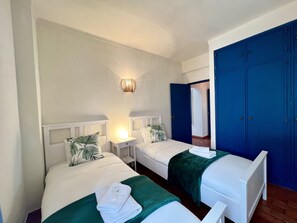 2 bedrooms, iron/ironing board, free WiFi, bed sheets - LAGOS OCEAN BREEZE 2 by HOMING (Luz)