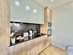 Fridge, microwave, oven, coffee/tea maker