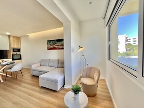 TV - VILAMOURA MODERN WITH POOL by HOMING (Vilamoura)