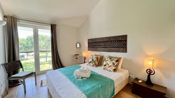 2 slaapkamers, een strijkplank/strijkijzer, gratis wifi, beddengoed