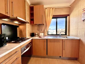 Fridge, oven, dishwasher, coffee/tea maker - ALBUFEIRA SALGADOS BEACH 6 by HOMING (Albufeira)