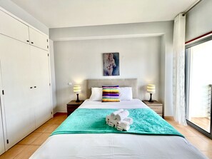 2 habitaciones, tabla de planchar con plancha y wifi gratis 