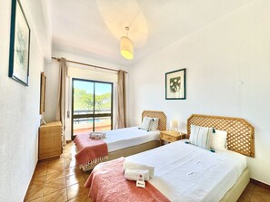 Iron/ironing board, free WiFi, bed sheets