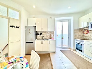 Fridge, microwave, oven, coffee/tea maker