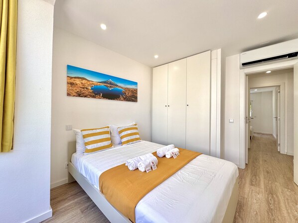 3 chambres, fer et planche à repasser, Wi-Fi gratuit, draps fournis