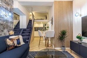 Living area - Studio with mezzanine - Ile Saint-Louis (Paris)
