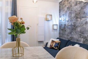 Interior - Studio with mezzanine - Ile Saint-Louis (Paris)