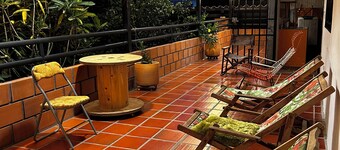 Double room with private bathroom - Direct access to the hallway