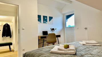 Free cribs/infant beds, free WiFi, bed sheets