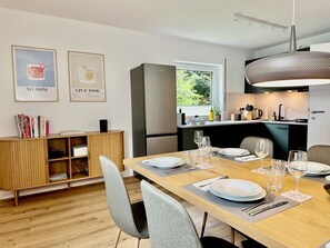 Apartment, 2 Bedrooms, Mountain View, Ground Floor | Private kitchen | Full-size fridge, microwave, oven, stovetop - Bergnest Birkenweg (Pfronten)