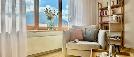 Apartment, 2 Schlafzimmer, Bergblick | Wohnbereich