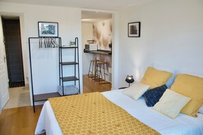 1 bedroom, iron/ironing board, WiFi, bed sheets - Gîte le champ libre, in quiet countryside 5mn from La Roche sur Yon (Dompierre-sur-Yon)
