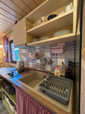 Fridge, microwave