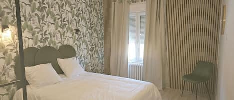 9 chambres, fer et planche Ă repasser, Wi-Fi, draps fournis