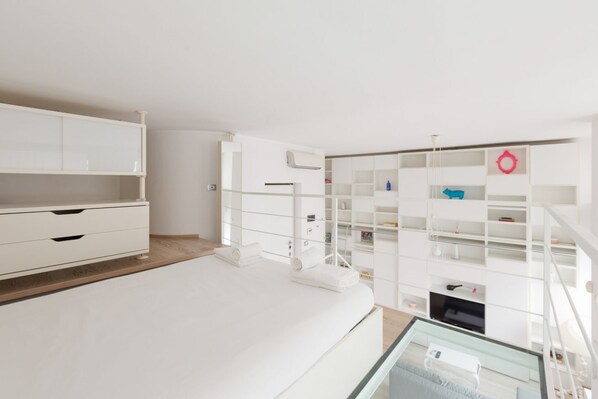 1 Schlafzimmer, Bügeleisen/Bügelbrett