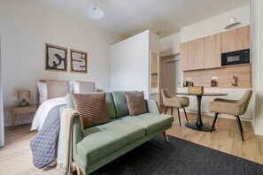 Iron/ironing board, free WiFi, bed sheets - Blueground | Holešovice, balcony, nr Vltava (PRG-61) (Prague)