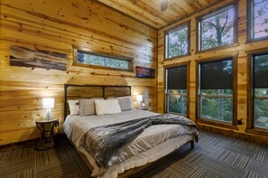 5 bedrooms, iron/ironing board, WiFi, bed sheets