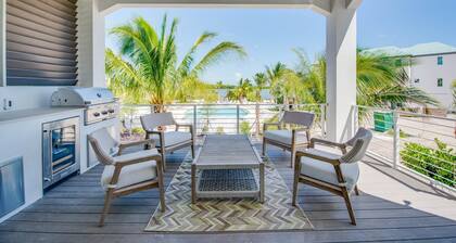 Brand New Luxurious Oceanside Home - Beach, Pickleball, Pool and Free Dockage!