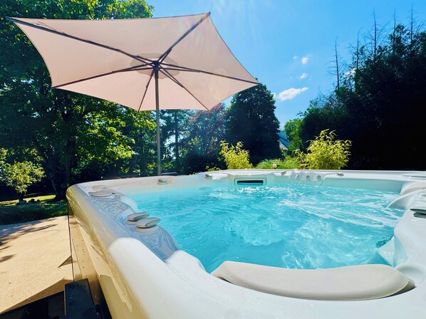 Bain à remous extérieur