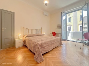 1 chambre, fer et planche à repasser, Wi-Fi gratuit, draps fournis