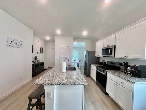 The Lubbock Luxe - 3BR/2BA - New Construction