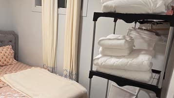 1 habitación, wifi y ropa de cama