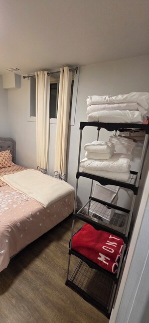 1 bedroom, WiFi, bed sheets