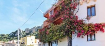 Villafiore. Large bright panoramic sea/mountain apartment 3rd floor.