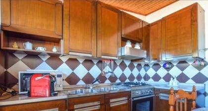 Villafiore. Large bright panoramic sea/mountain apartment 3rd floor.