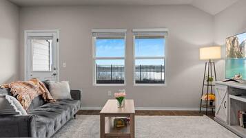 Rumah (4 Bedrooms) | Bagian depan properti