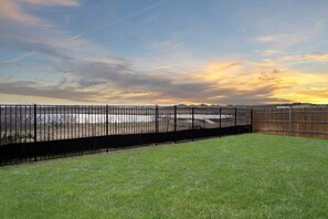 Casa (4 Bedrooms) | Vista del jardí