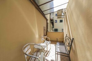 Property grounds -  Brand new apartment in the heart of Florence by MMega (Florence)