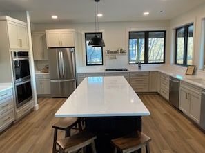 Fridge, microwave, oven, stovetop - Unsalted Suites, Norris Lake, TN- NEWLY BUILT with Massive Decks & 2 Slip Dock (LaFollette)