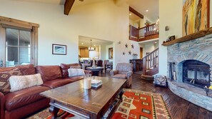 TV, fireplace, stereo