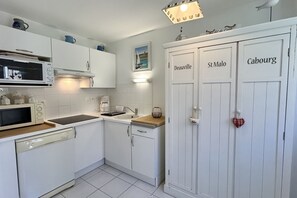 Refrigerador, microondas, parrilla de estufa y lavavajillas 