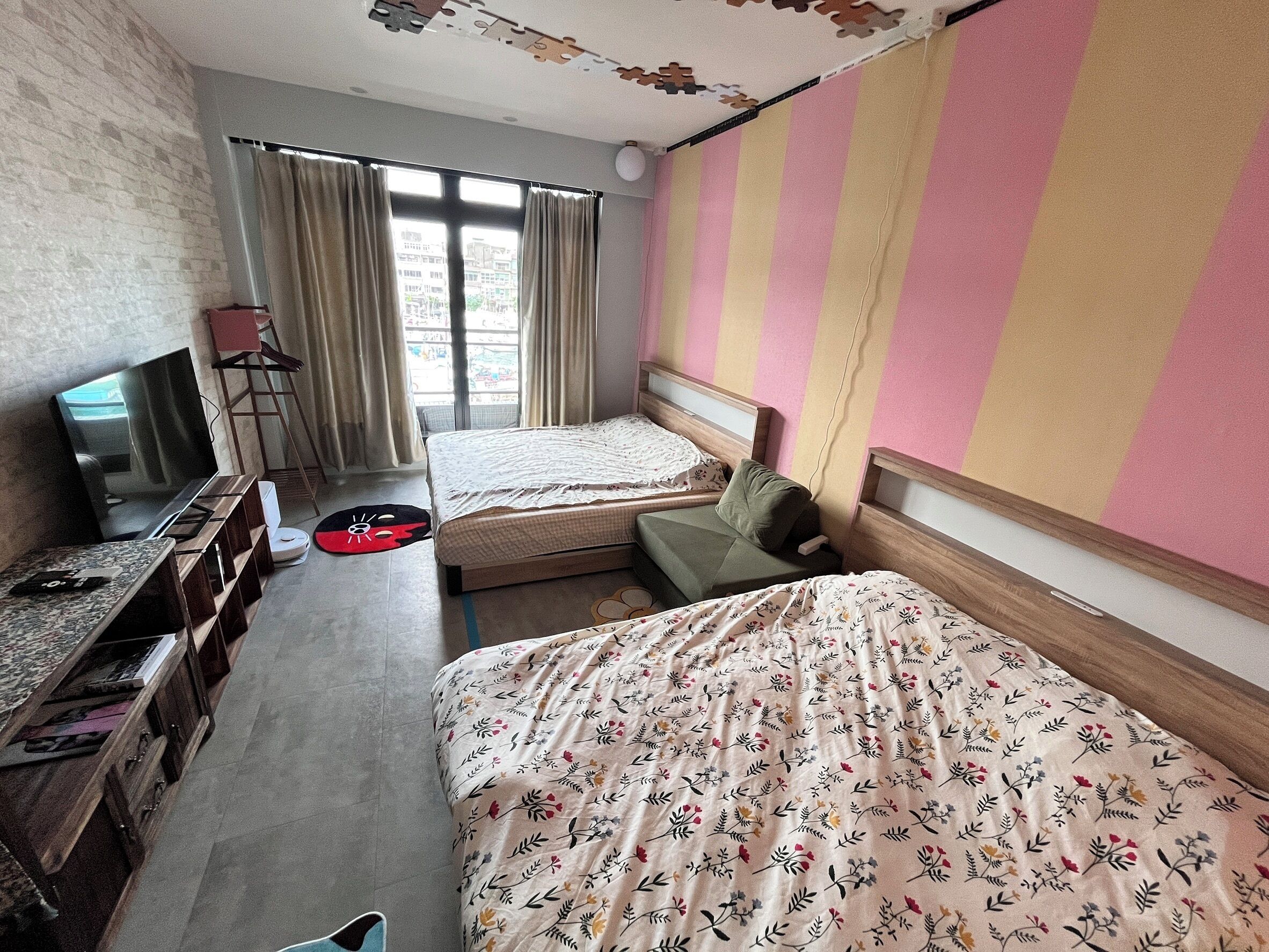 Familie vierpersoonskamer, 1 slaapkamer, balkon, uitzicht op haven | Gratis wifi