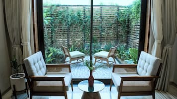 Suite | Courtyard view