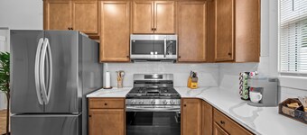 2 Min. to Downtown Simpsonville/5 Private Bedrooms